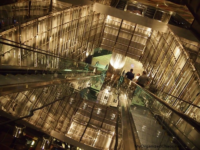 escalator, at cosmopolitan las vegas