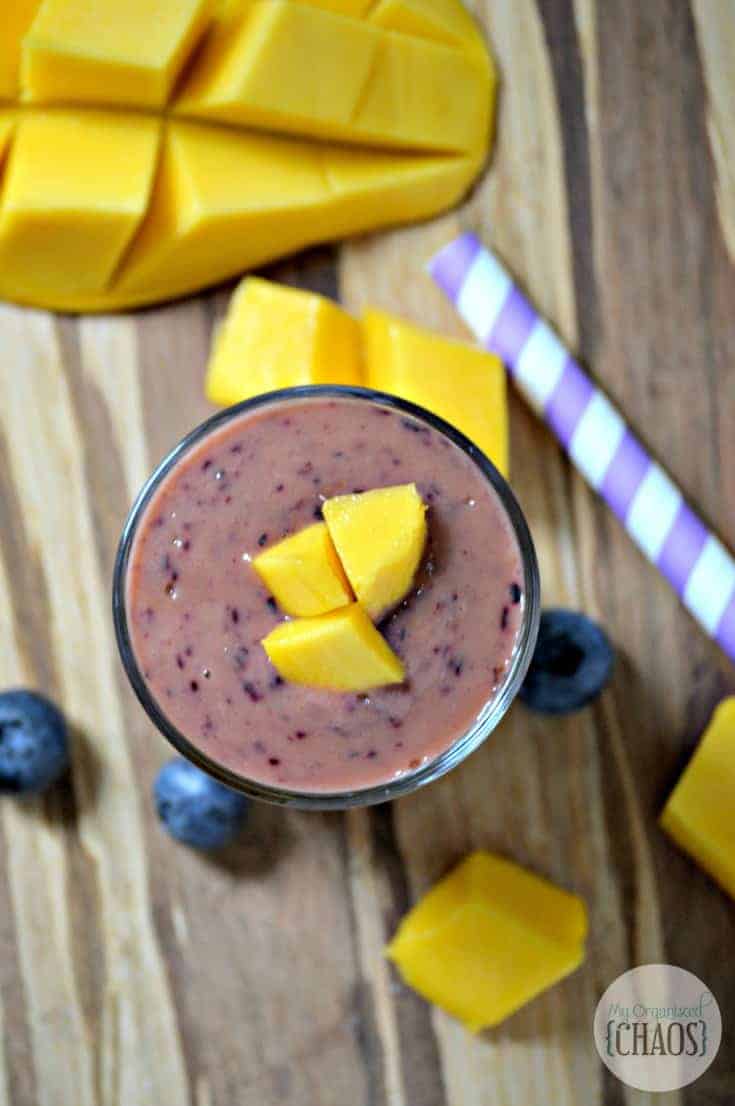 easy Blueberry Mango Smoothie recipe