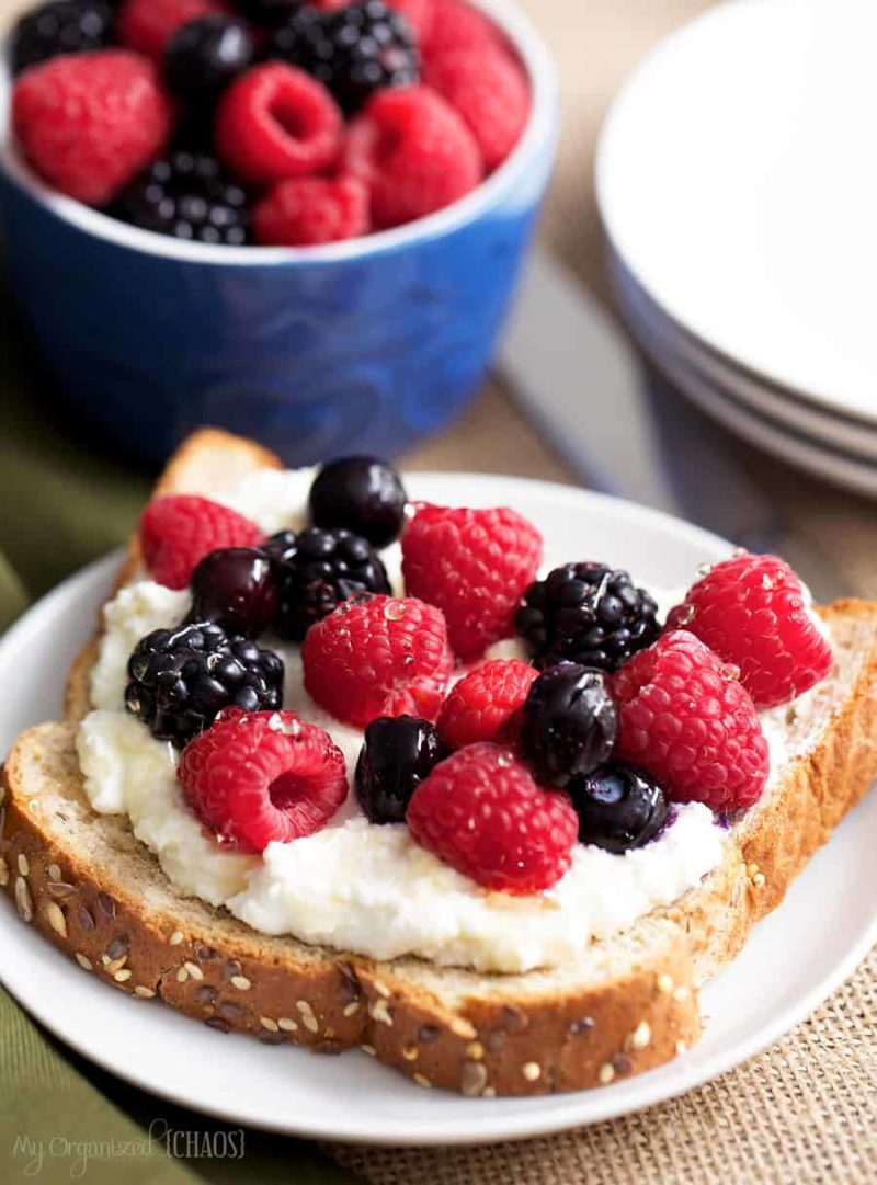 simple healthy power berry pulse toast