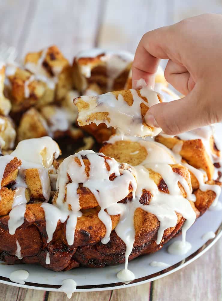 Cinnamon and Bread with icing, with monkey bread