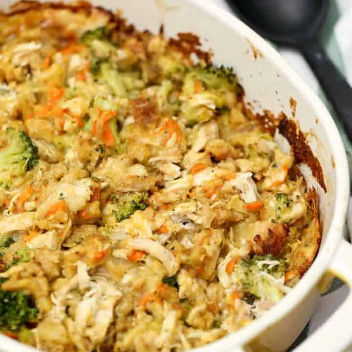 This Chicken Stuffing Bake recipe is a hassle-free 45 minute meal. With chicken, stuffing, broccoli and a few other simple ingredients - it's so comforting.