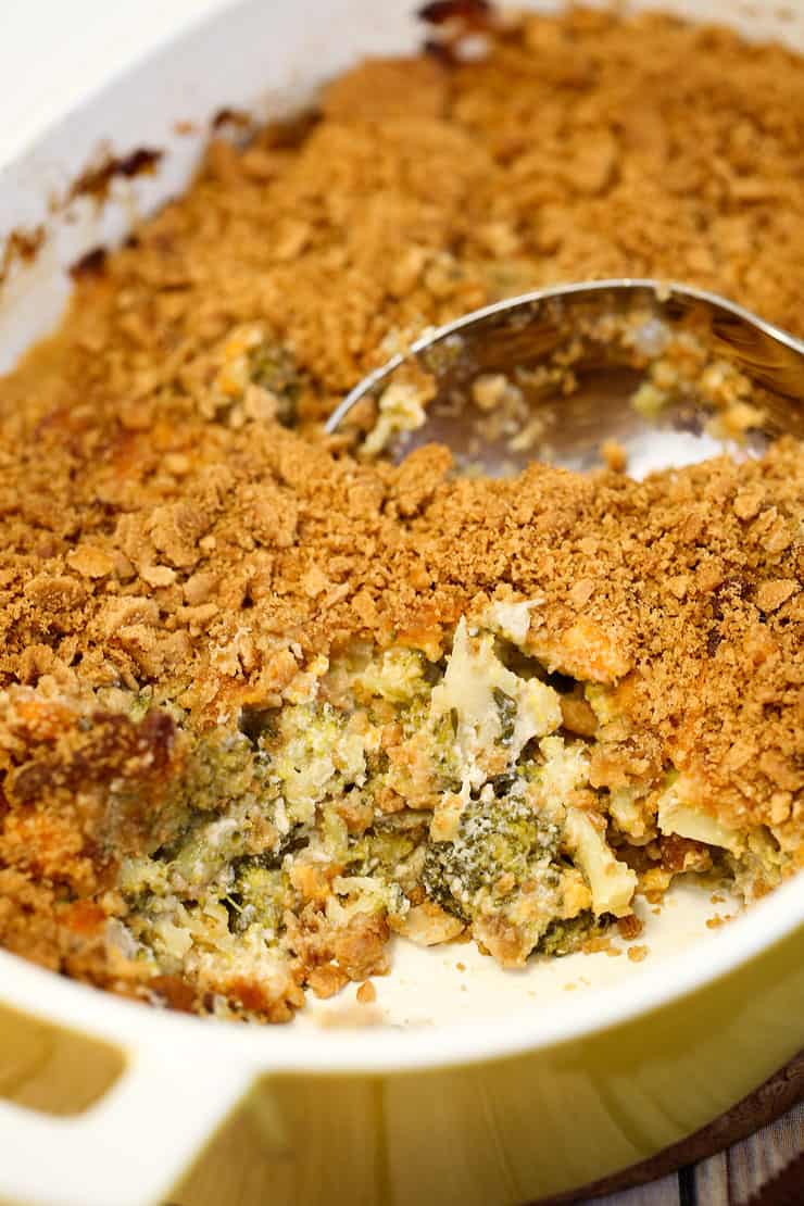 A bowl of food, with Broccoli and Casserole