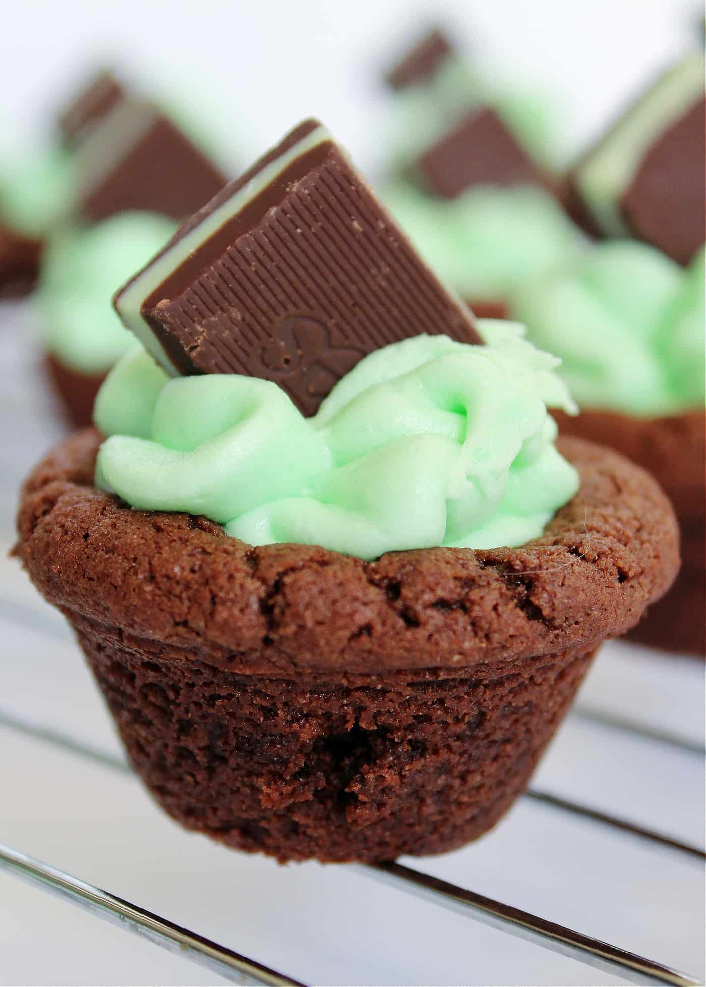mint chocolate cookie cup on a baking rack