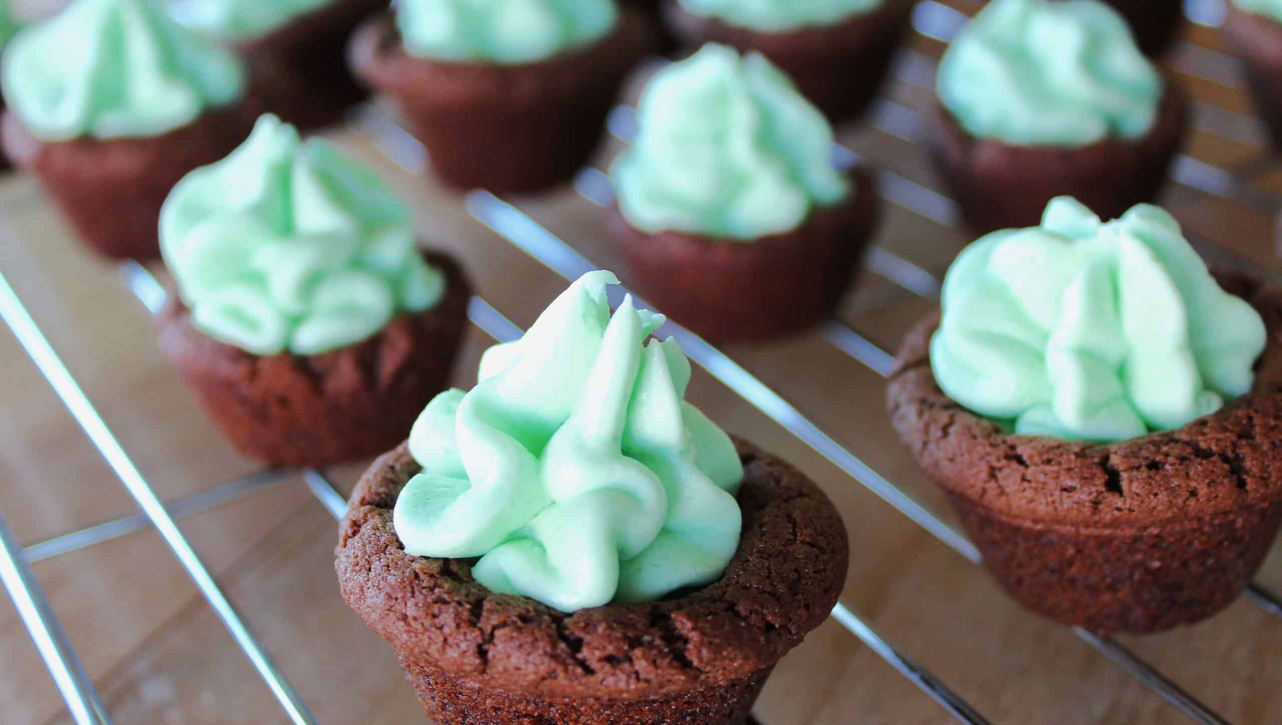 mint chocolate cookie cups cooling baking rack